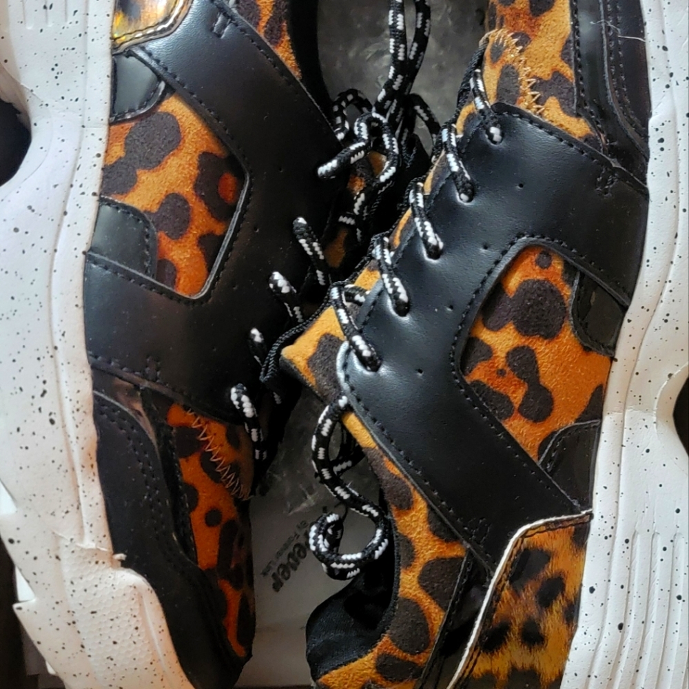 Women sneakers